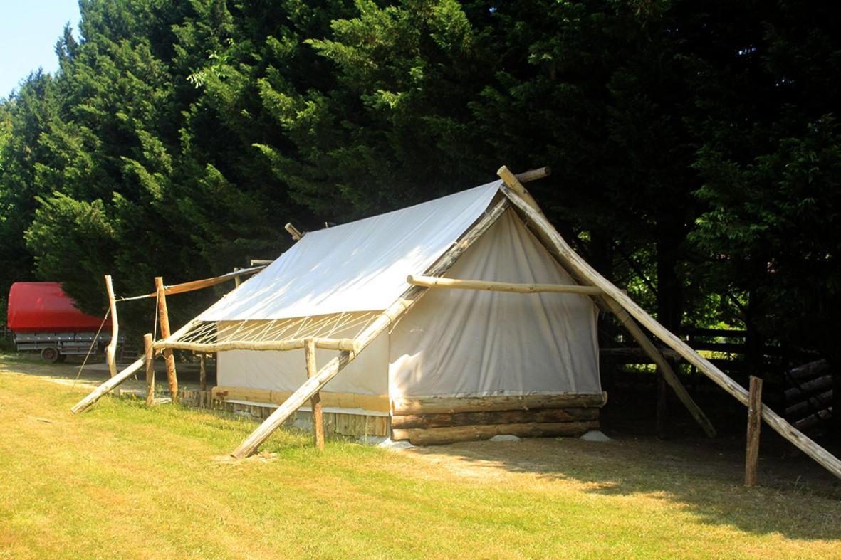 Tente Trappeur Ada, Au Jardin De La Vouivre Saint-Vincent-en-Bresse Εξωτερικό φωτογραφία
