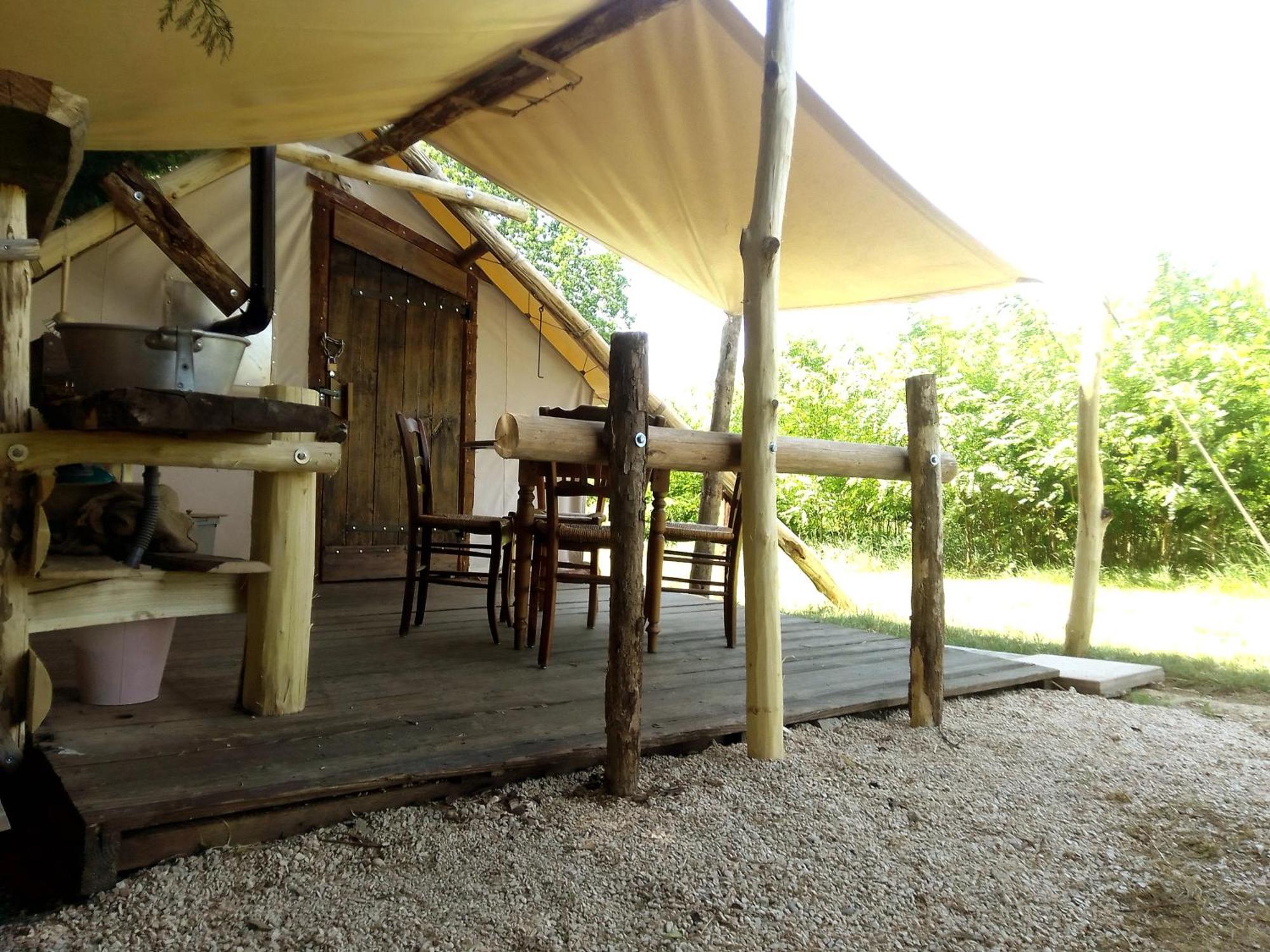 Tente Trappeur Ada, Au Jardin De La Vouivre Saint-Vincent-en-Bresse Εξωτερικό φωτογραφία