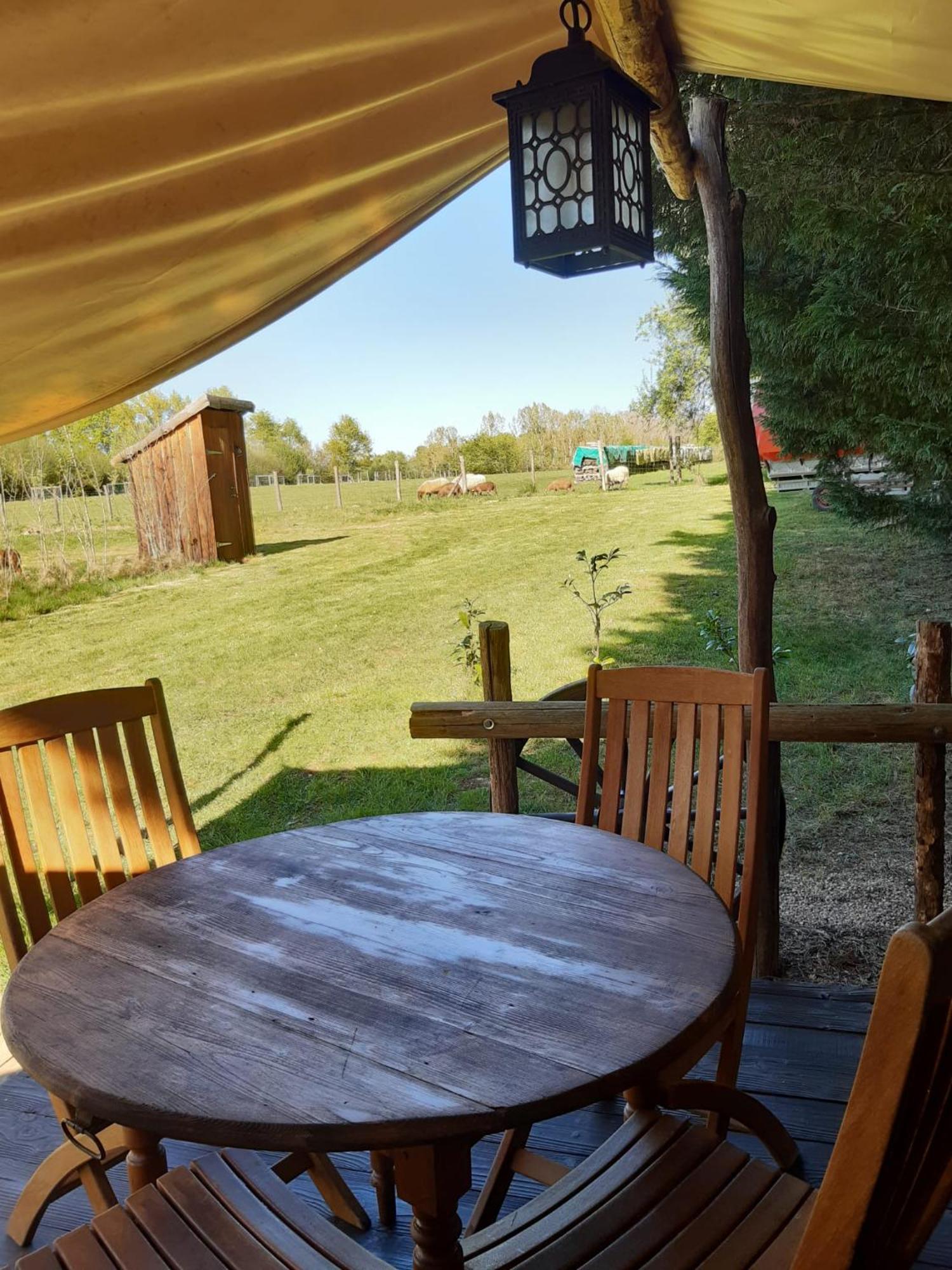 Tente Trappeur Ada, Au Jardin De La Vouivre Saint-Vincent-en-Bresse Εξωτερικό φωτογραφία